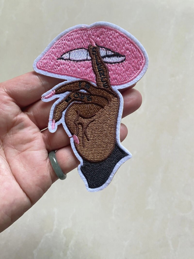 Personalized finger and mouth embroidery patch clothing accessories DIY ironing decoration embroidery mouth patch